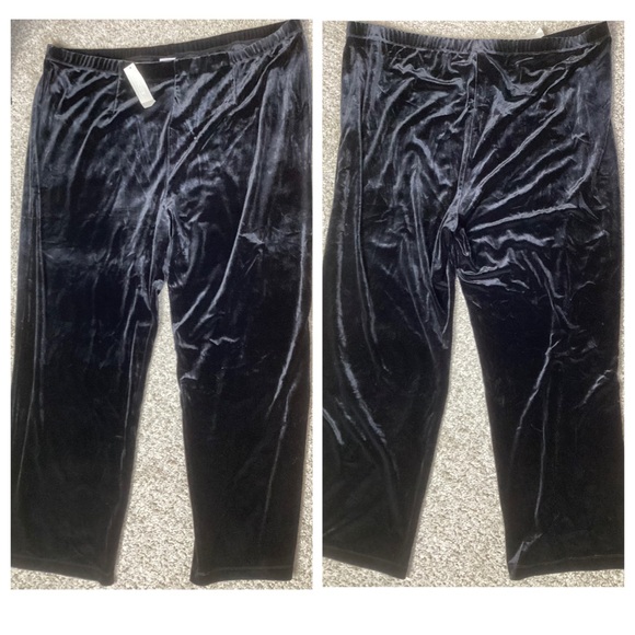 Chico’s Travelers Black Velvet No Tummy Pants NWT 4R - Picture 1 of 6